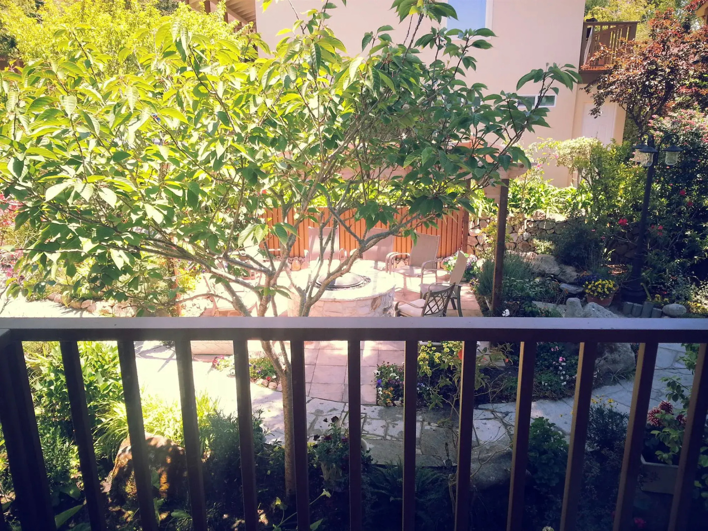 Vendange Carmel Inn & Suites