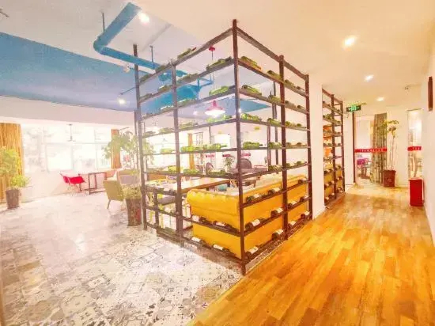 Huaying Qianli Express Hotel