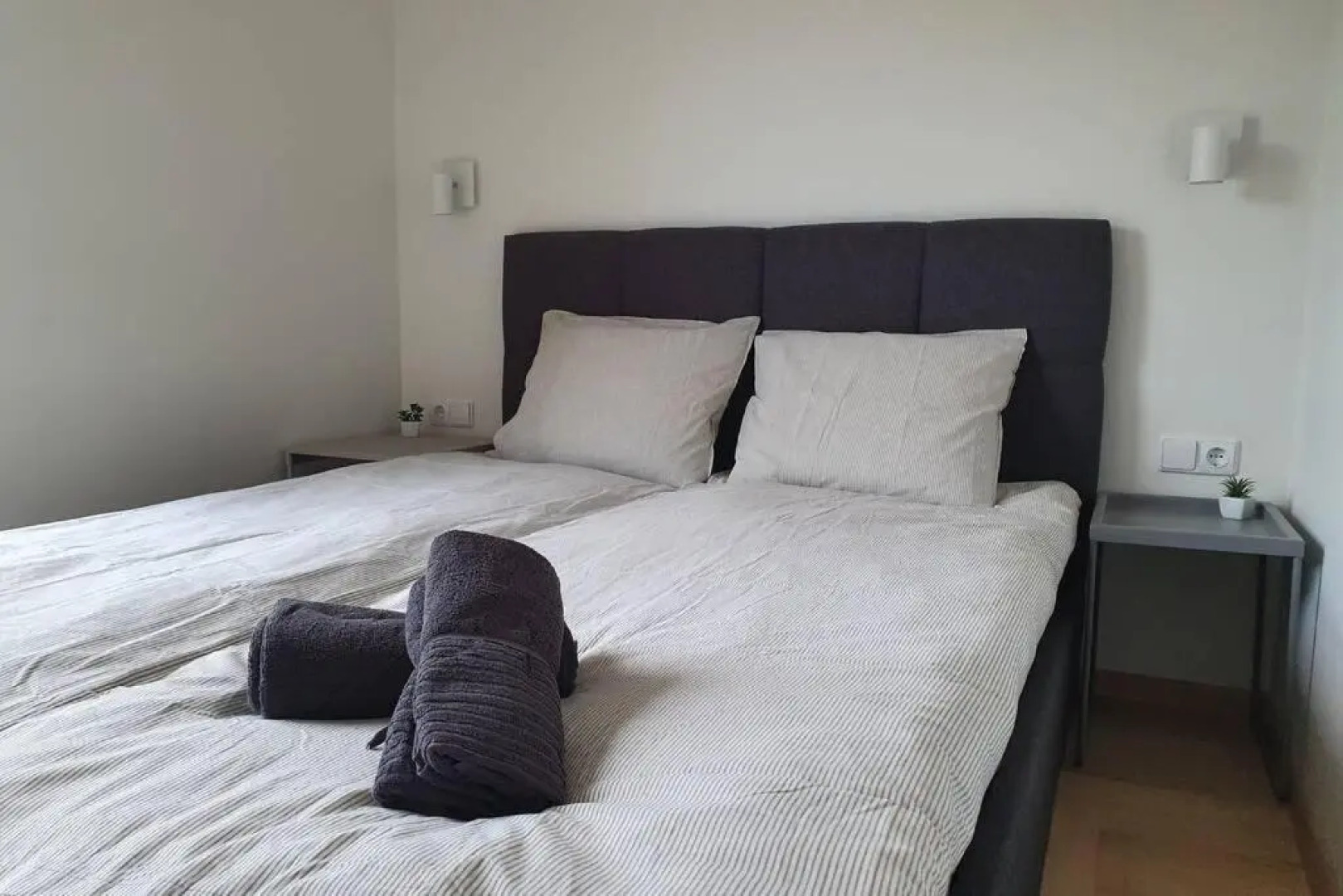 2.5 kambarių butas per du aukštus su baseinu