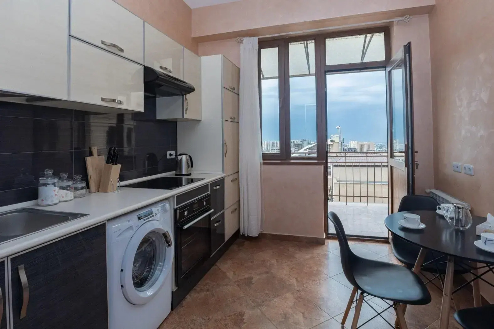 Stay Inn (Стей Инн) на улице Амиряна 4/6