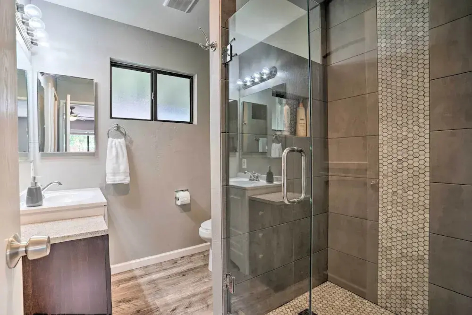 Hot Tub & Spacious Yard: Chino Valley Home!