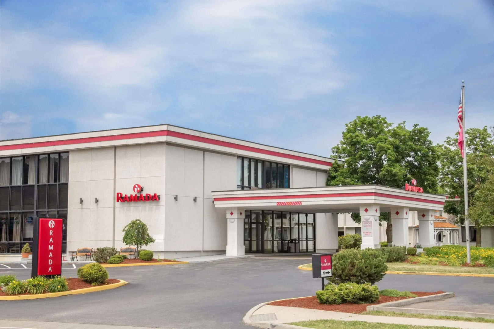 HomeTowne Studios by Red Roof Painted Post