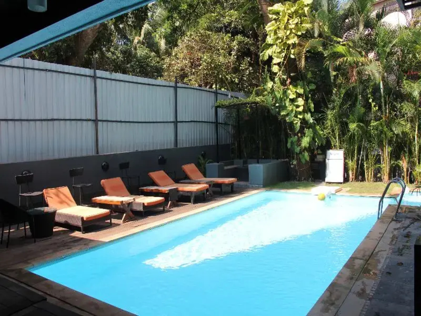 16 Degrees North, Candolim