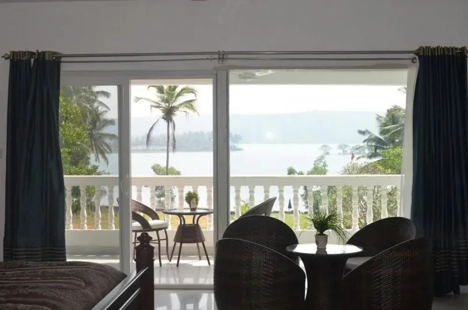 Safira River Front Resort