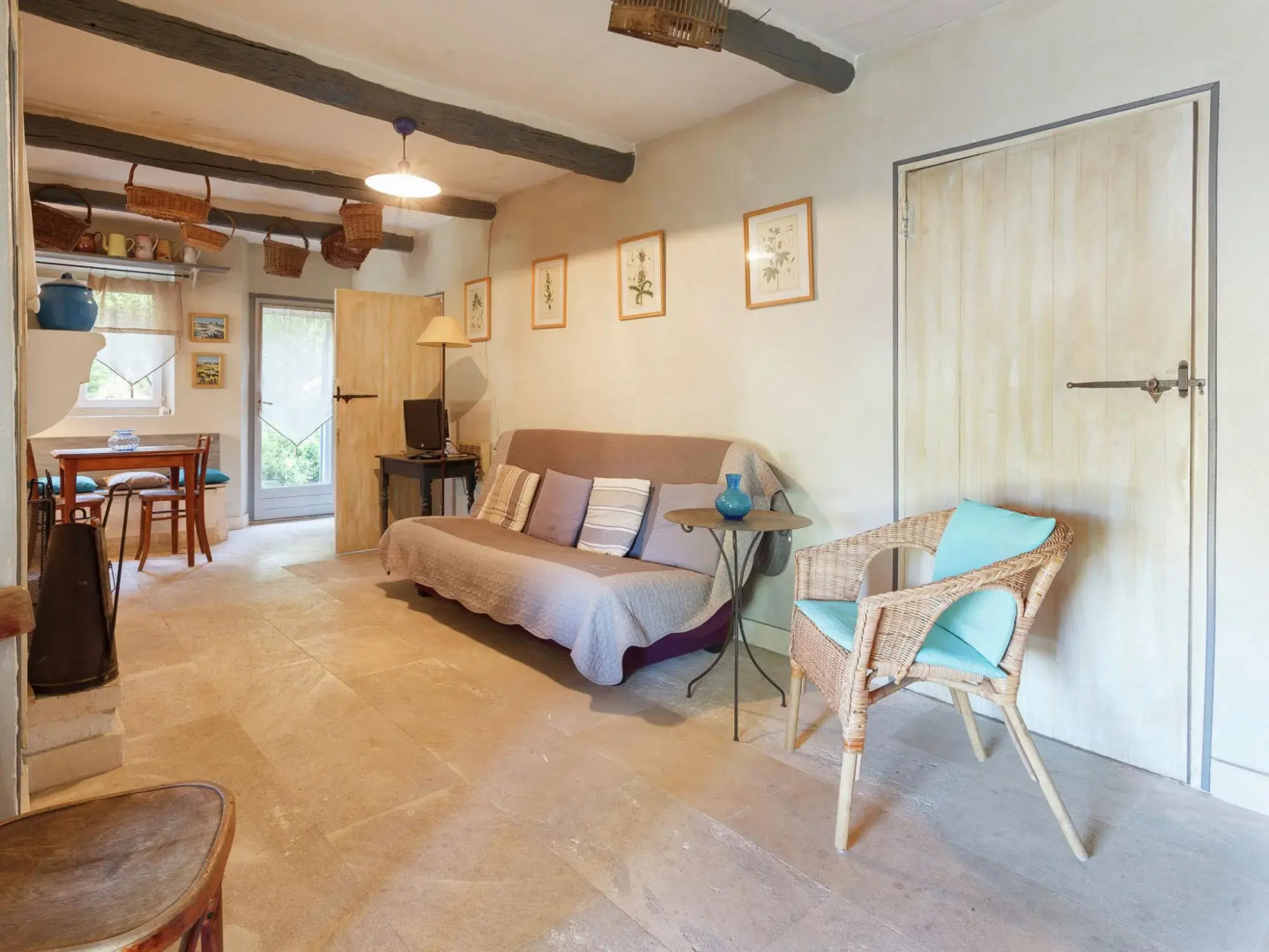 Rustic Cottage in Oppede With Shared Pool