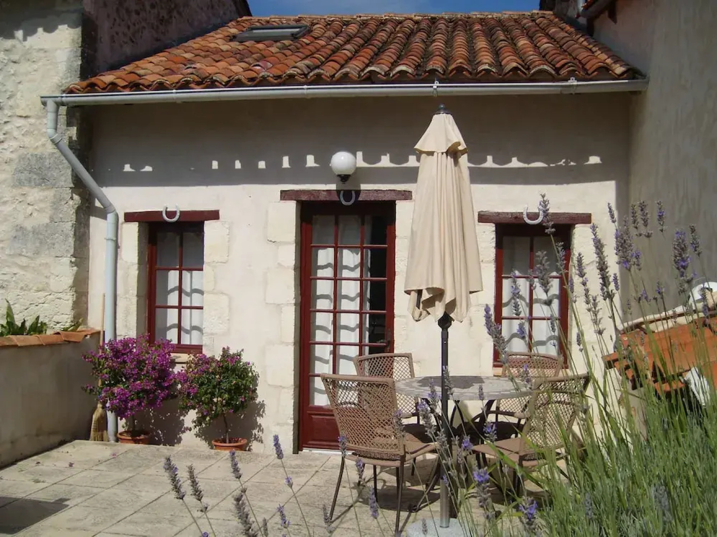 La Garconniere, Manoir de Longeveau
