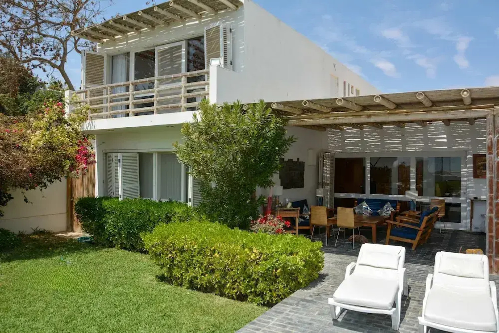 w Modern 5BR With Private Pool in Paracas