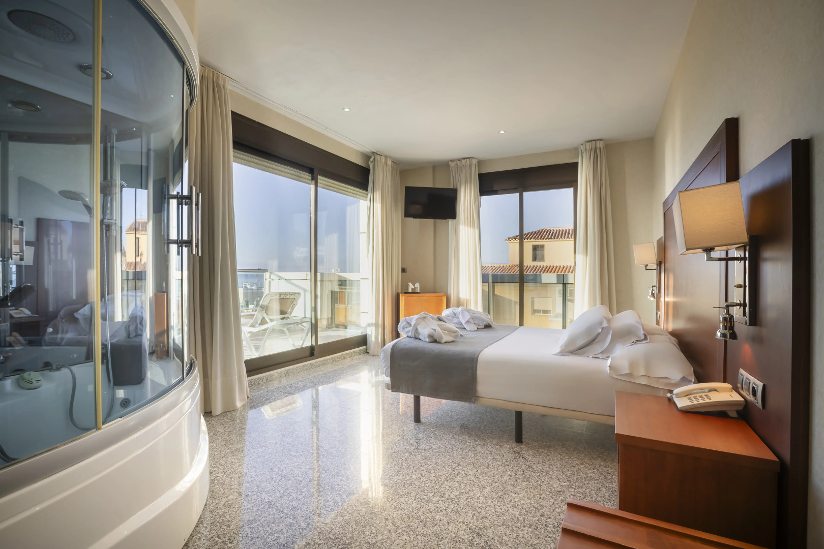 Moon Dreams Calabahia