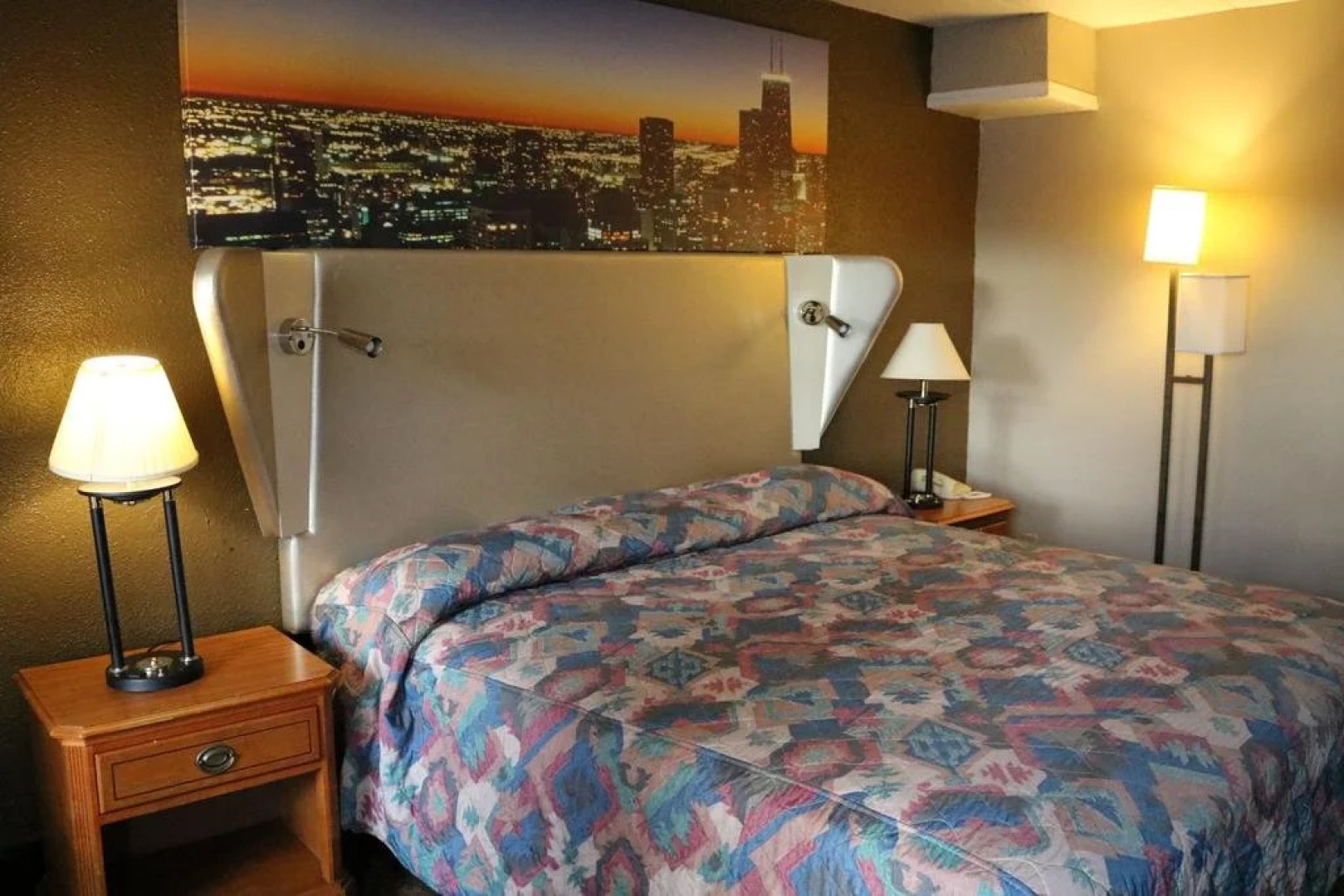 Hotel O Miami Inn & Suites Chicago Midway Airport