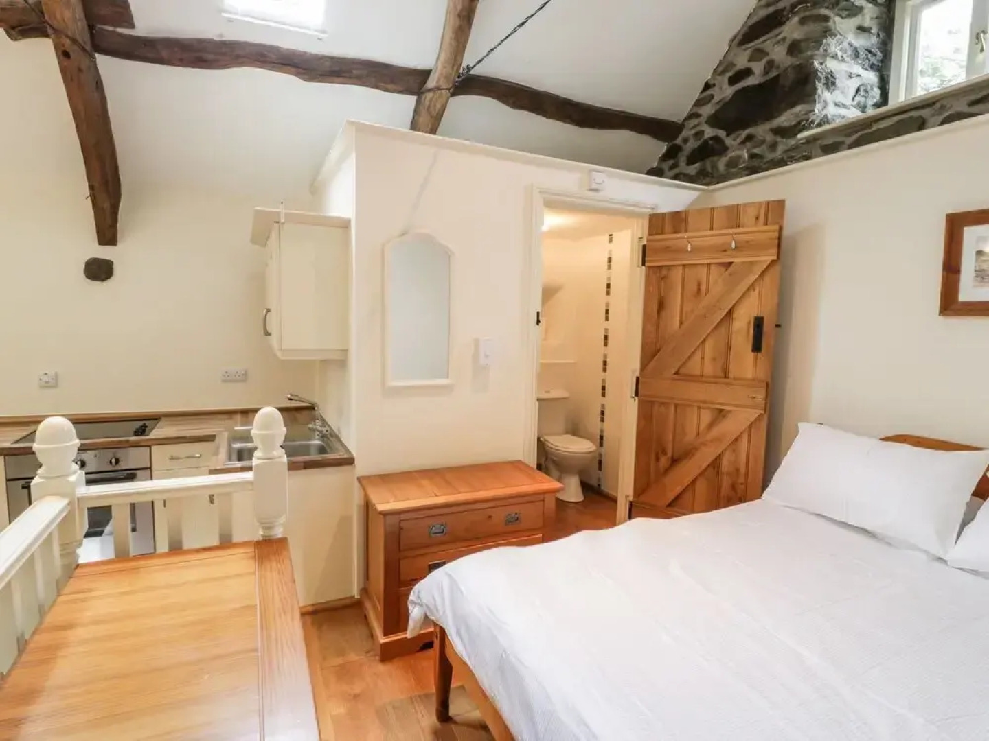 Ty Gwennol at Gilfach Goch