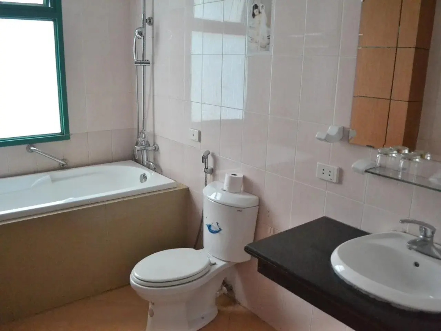 Atlantic Tuan Chau Hotel