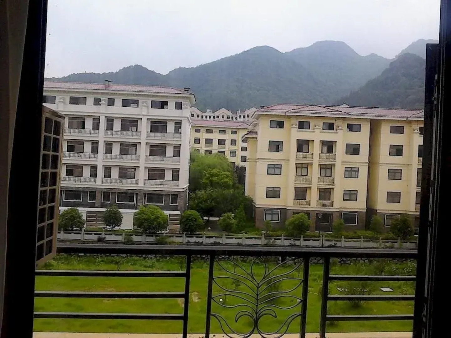 Mingjia Holiday Hotel