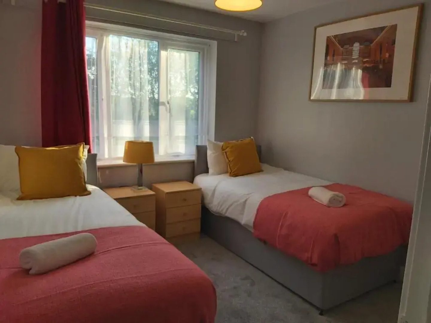 The Maltings - Huku Kwetu Dunstable - Spacious Business Travellers- 2 Bedroom 2nd floor Serviced Apartment -Private Parking- Free Wifi