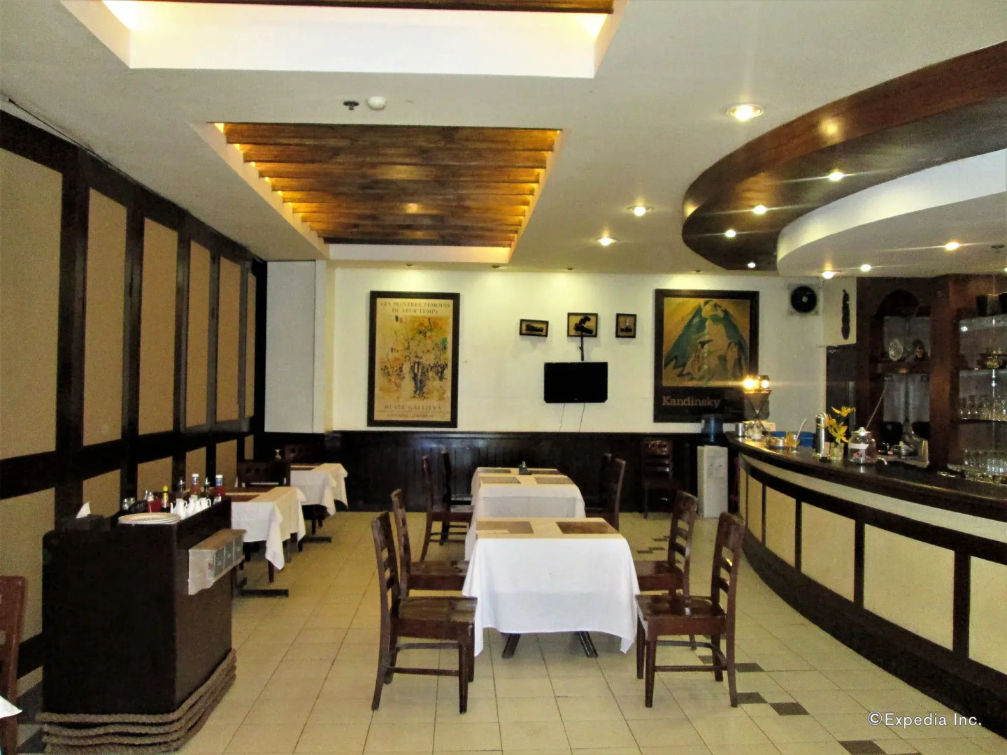 Country Village Hotel