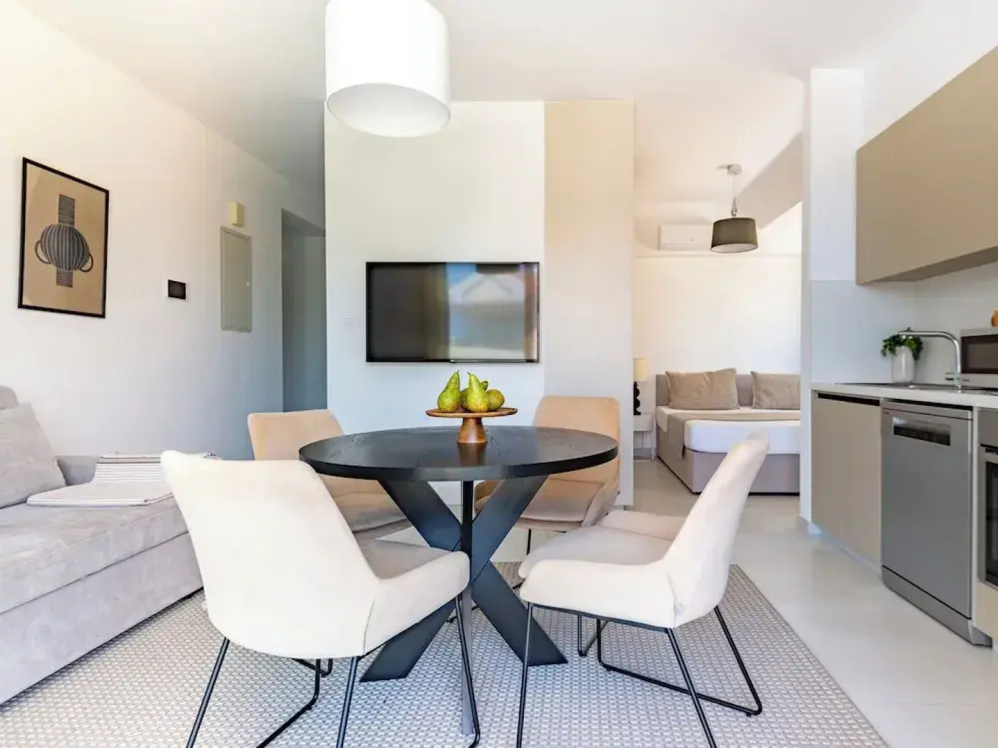 Sanders Only - Enchanting Studio With Balcony