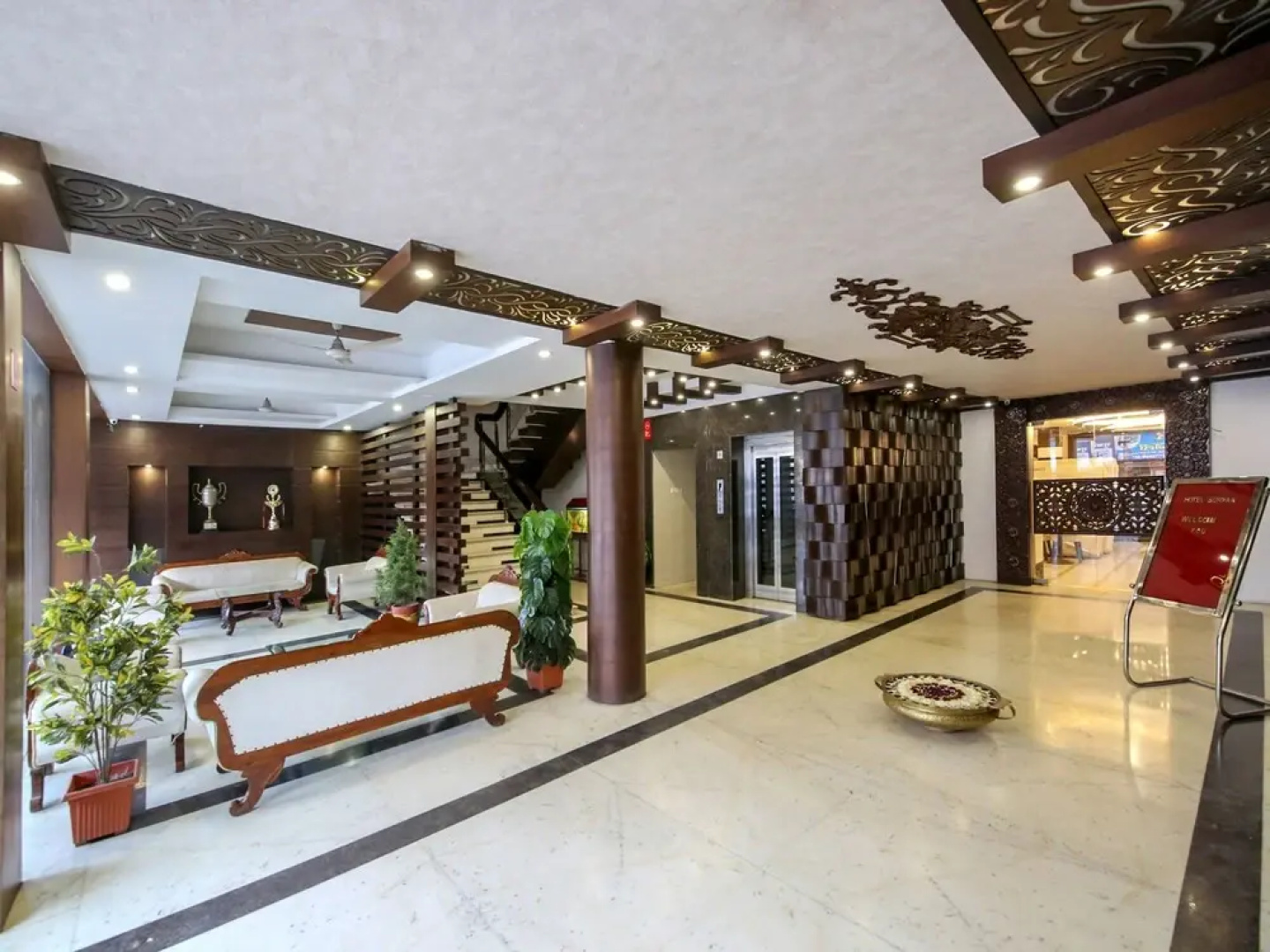 OYO 9857 Hotel Suryaa