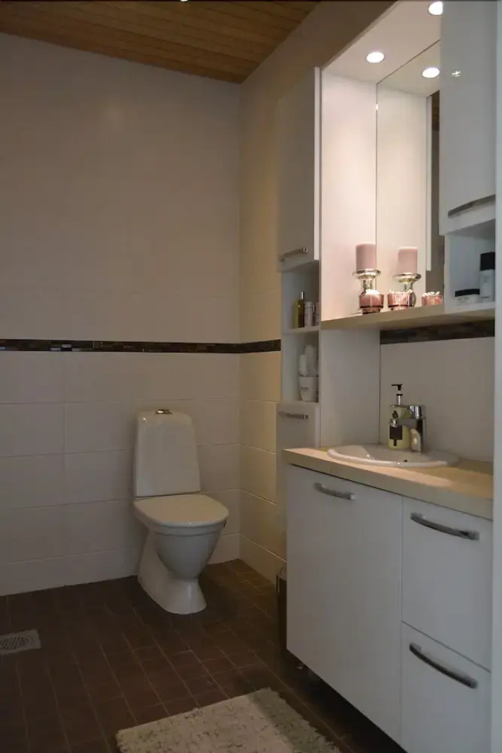 Solakalliontie Row House