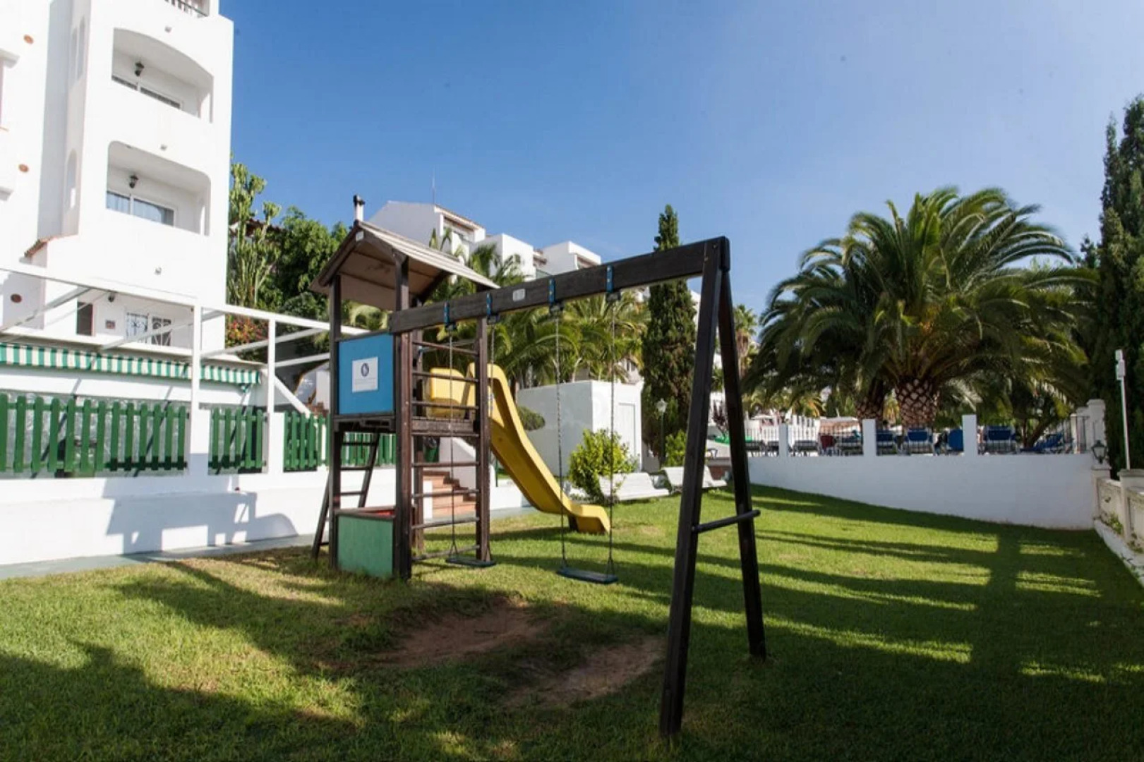 Апарт-отель Holiday Center Santa Ponsa