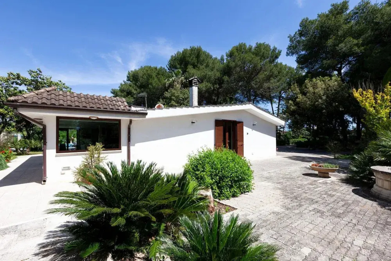 Villa Carmen With Garden And Pool