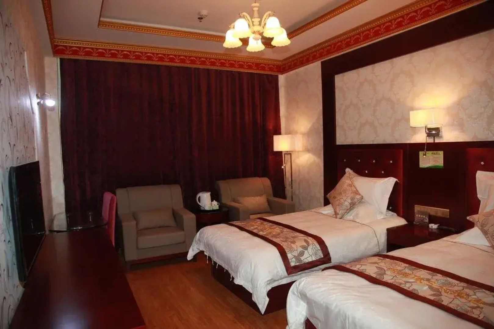 Tibet Shannan Yulong Holiday Hotel