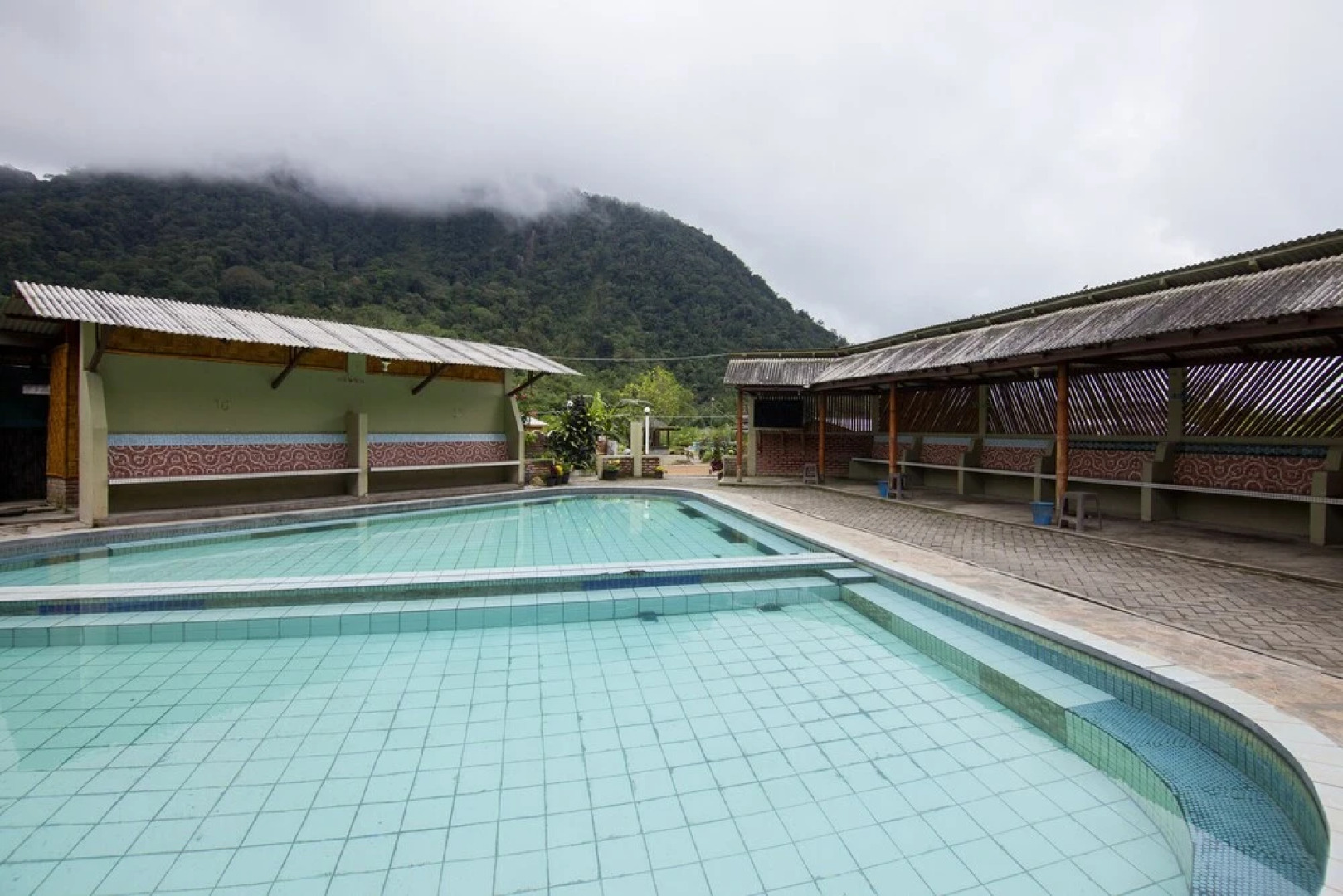 Oyo 1543 Sibayak Ncole