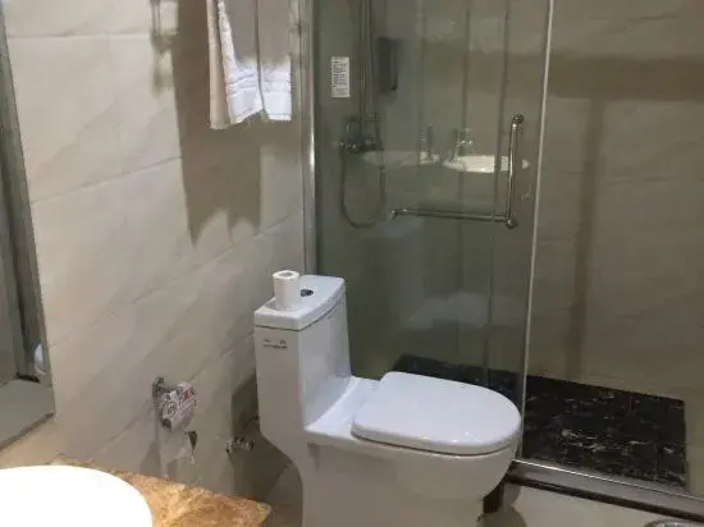 Jinzhou Business Hotel
