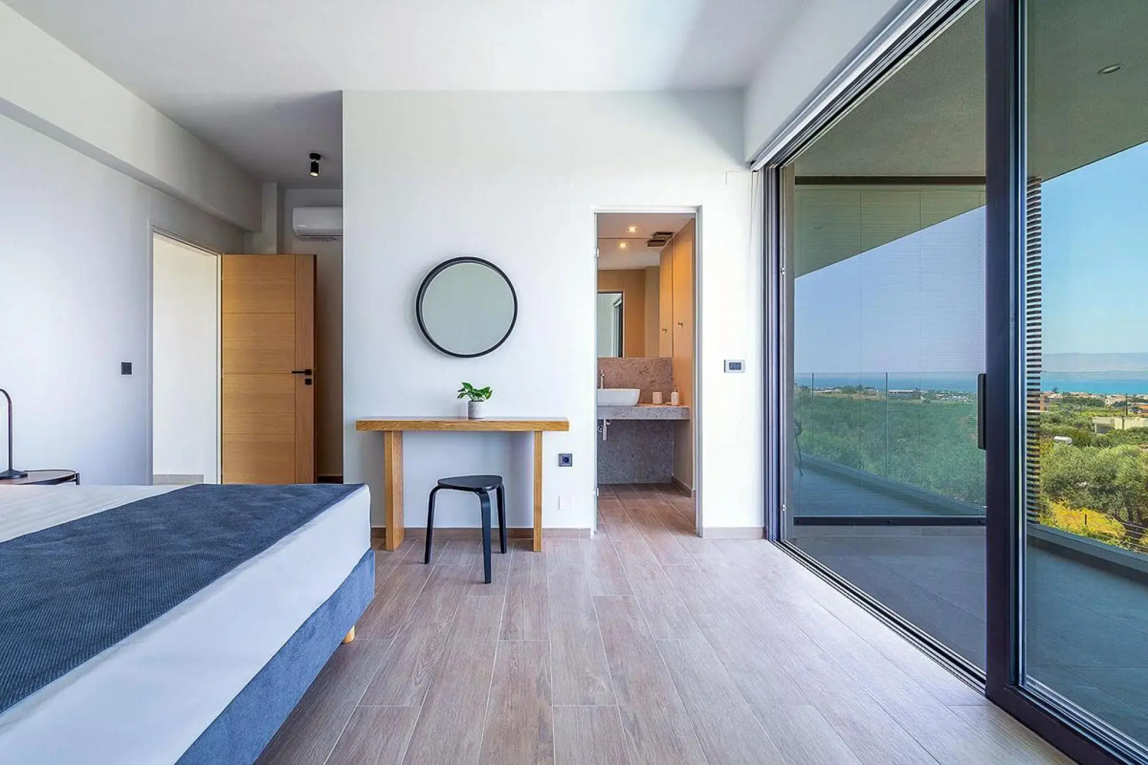 Sea View 4 Bedroom Villa With a Heated Pool