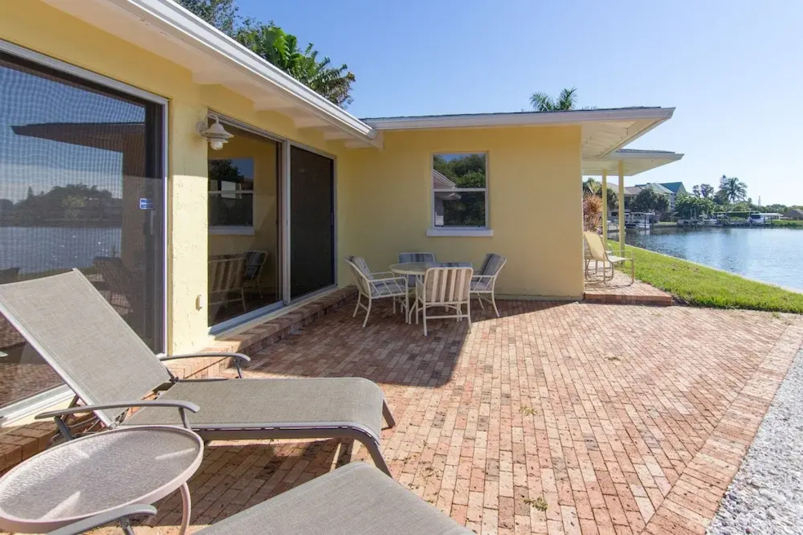 711 Albee Road West House - 2 Br home by RedAwning