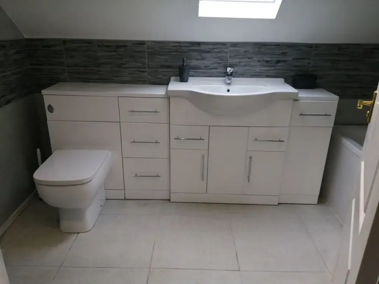 Homely, 4-bed House Close to Stunning Beach