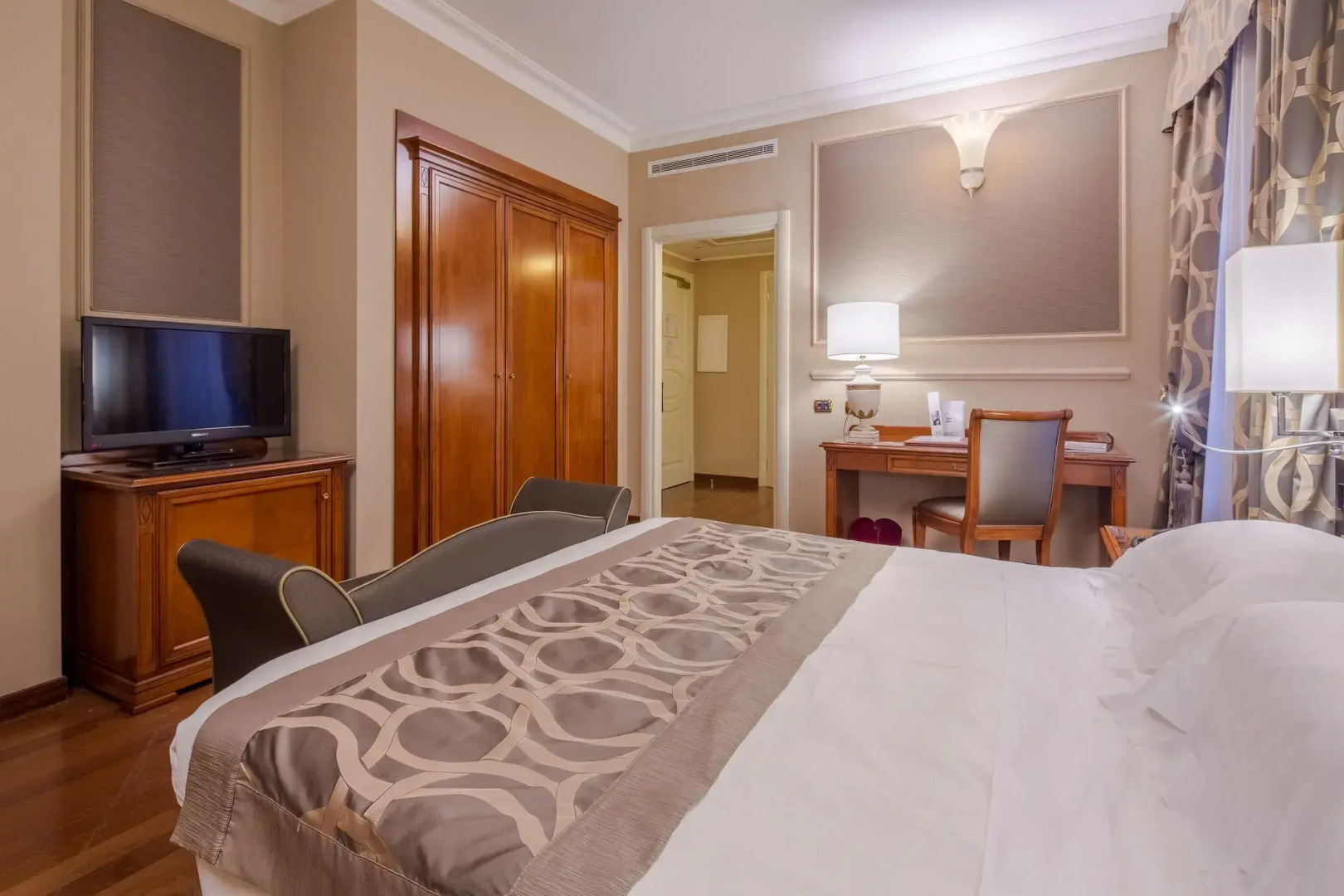 Grand Visconti Palace