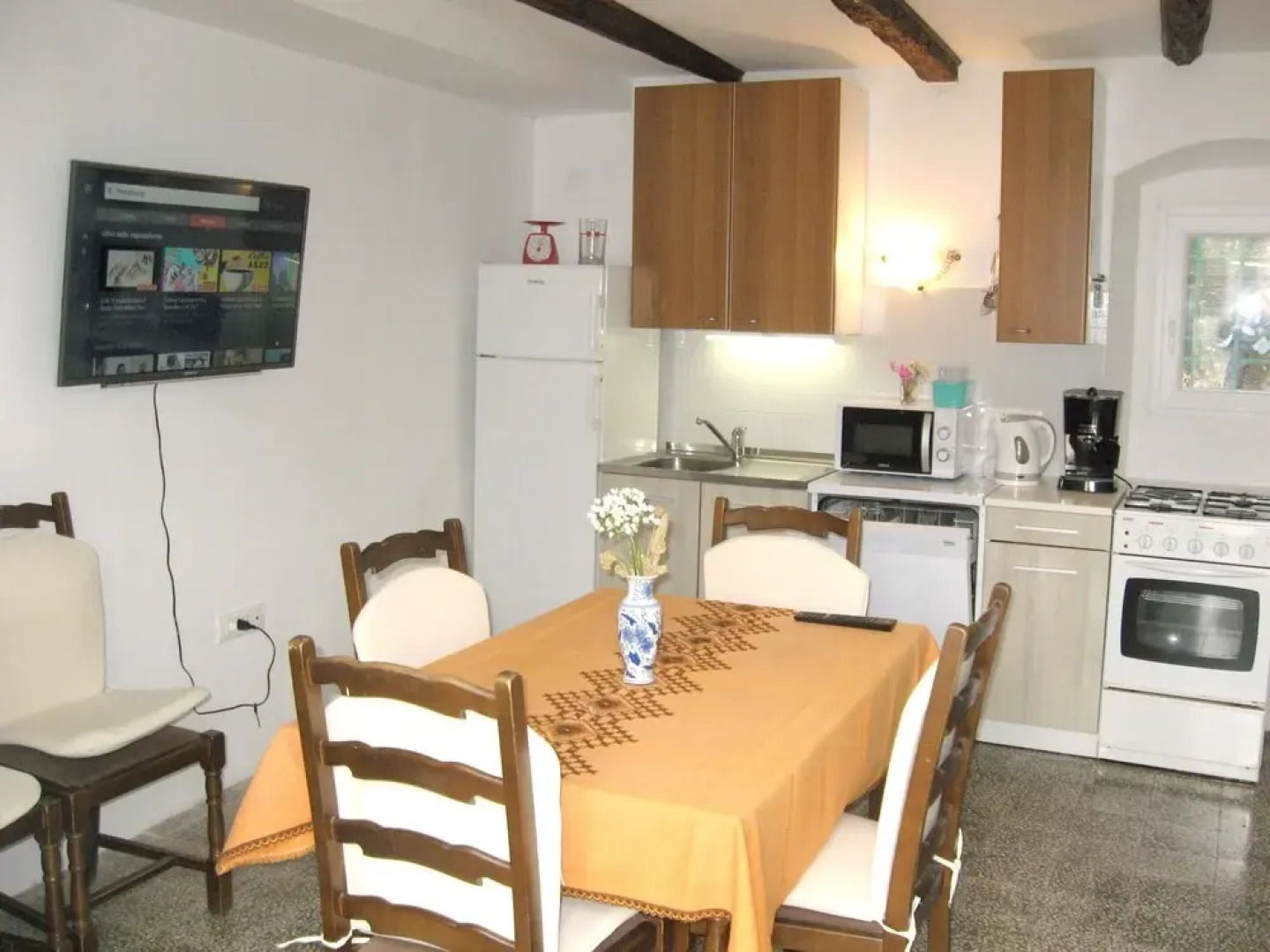 House With 3 Bedrooms in Sveti Jakov, With Wonderful Mountain View, En