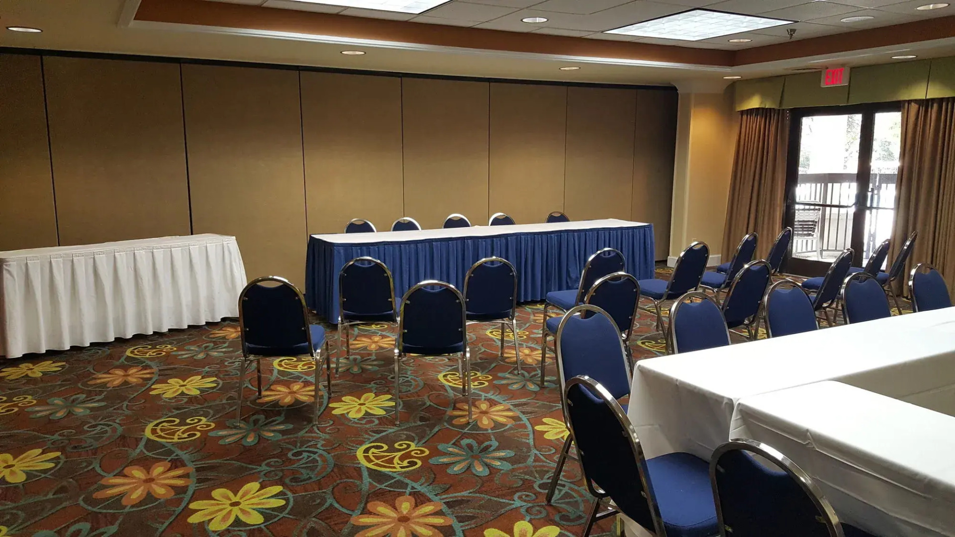 Holiday Inn Express Hotel & Suites Wilmington-University Ctr by IHG