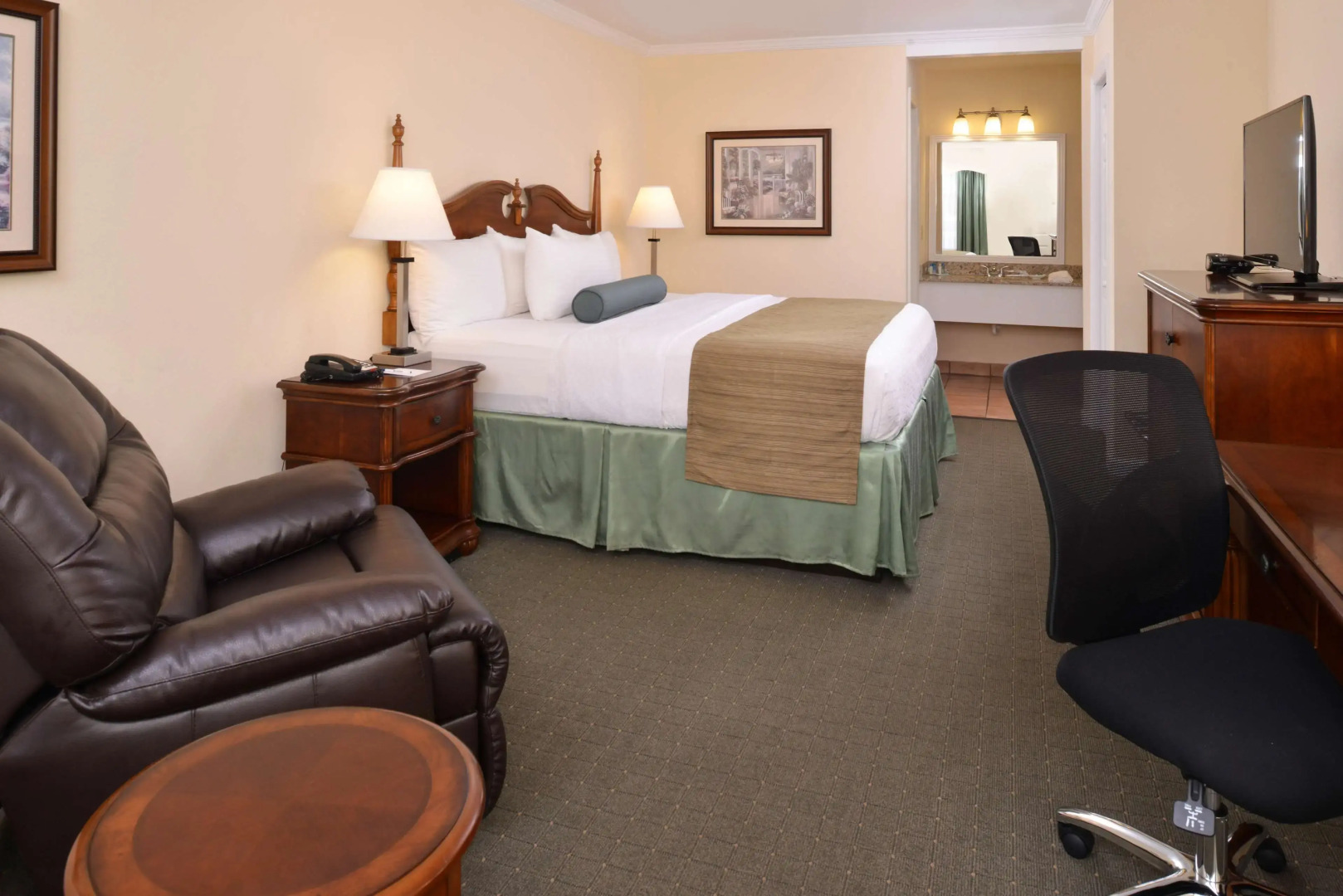 Best Western Plus Santee Inn