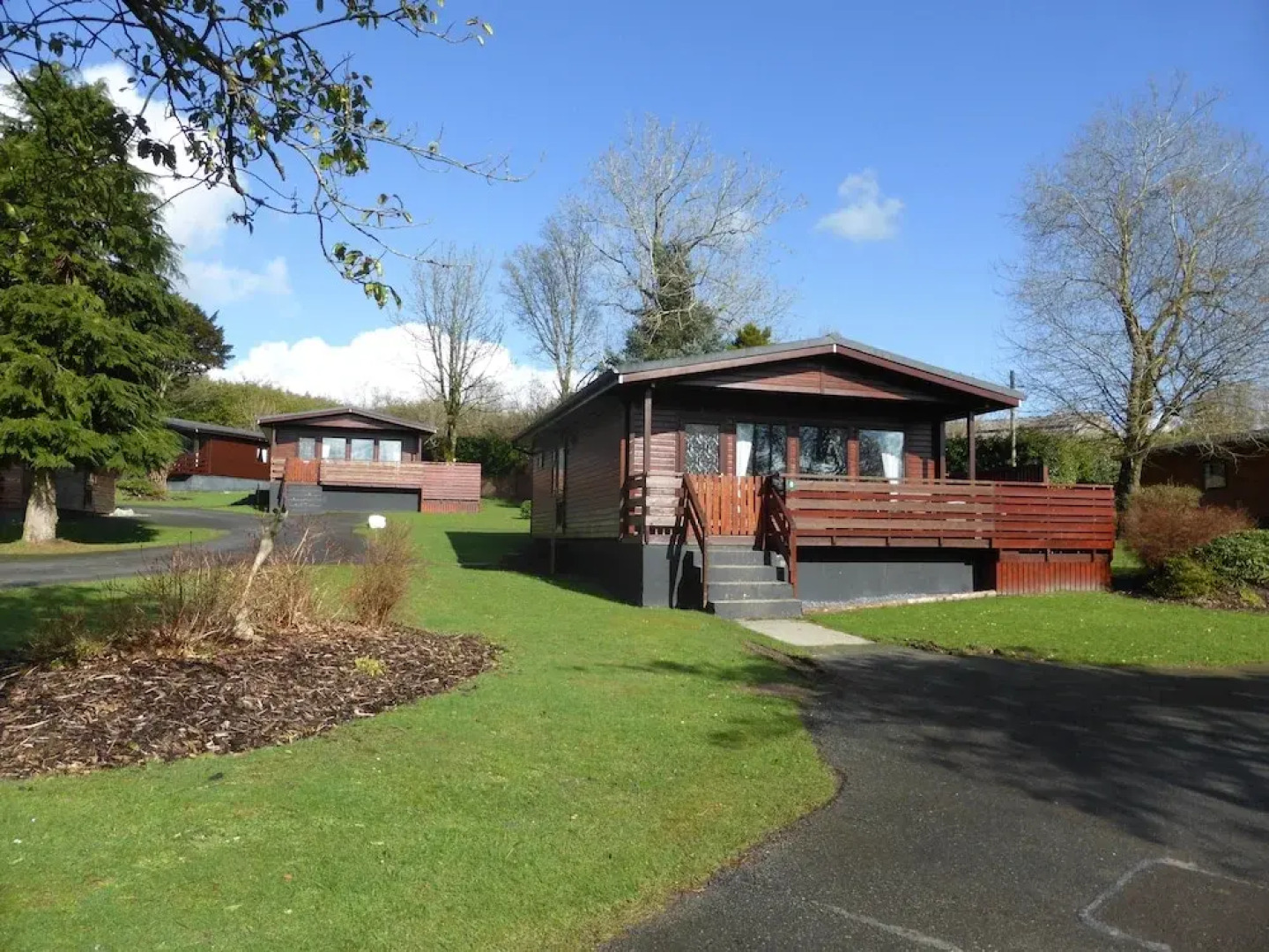 Conifer Lodge 8 With Hot Tub, Newton Stewart