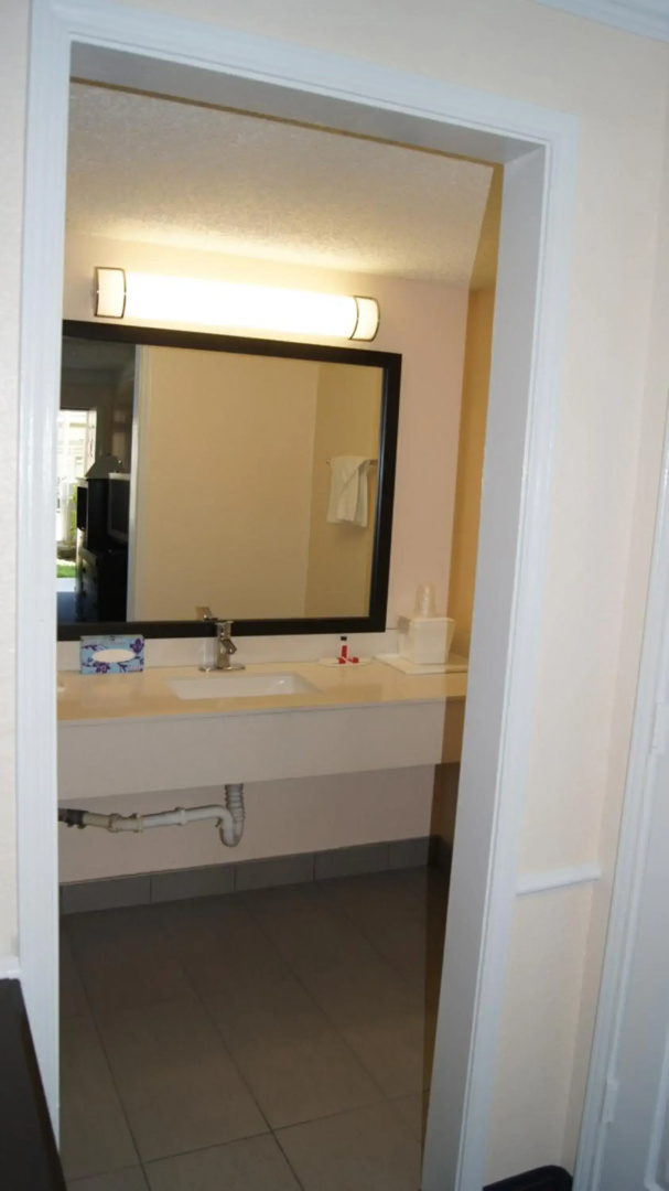 Travelodge by Wyndham North Richland Hills/Dallas/Ft Worth