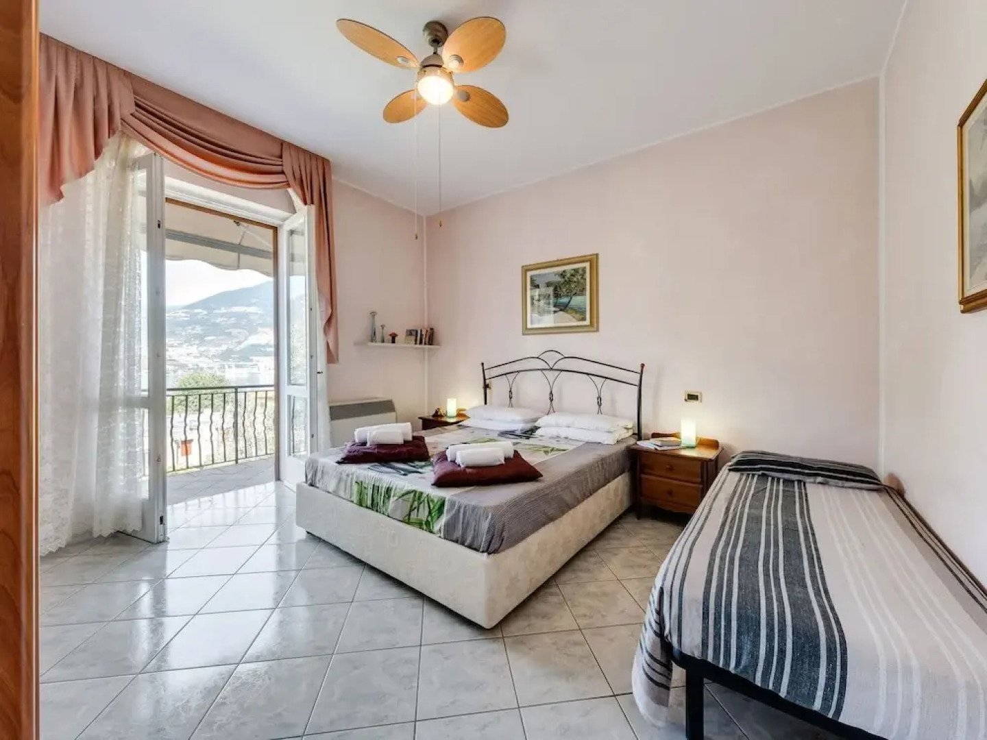 Traditional Apartment in Monte Isola near Lake Beach