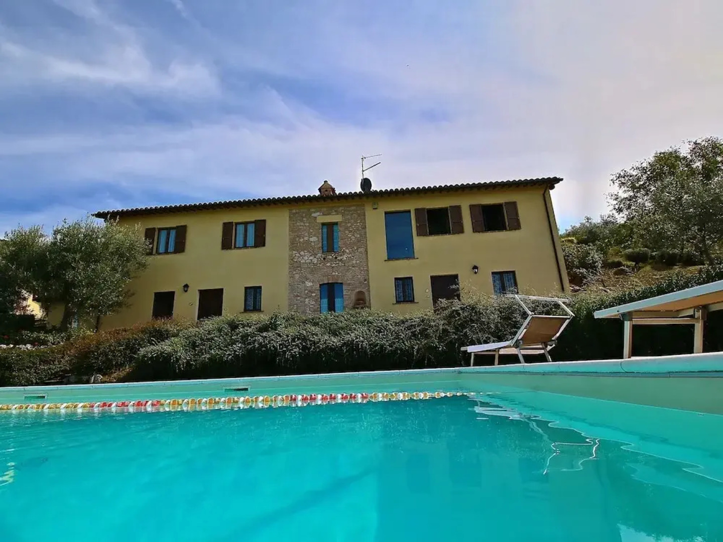 Spacious Farmhouse in Trevi With Swimming Pool