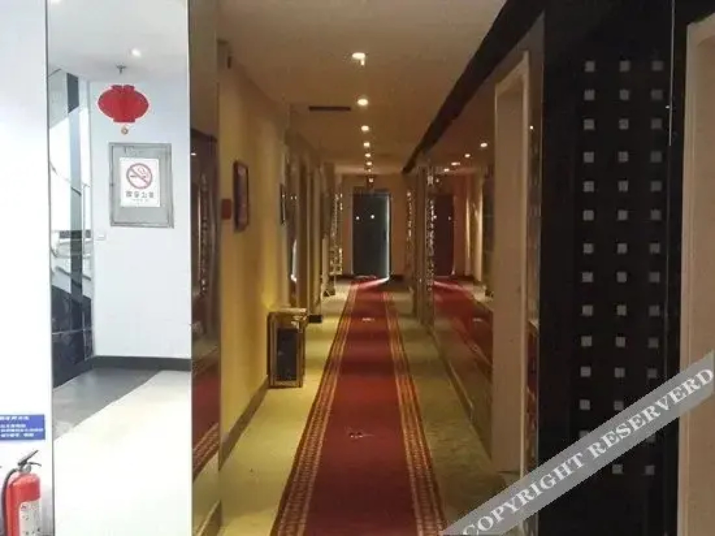 Yijia Business Inn