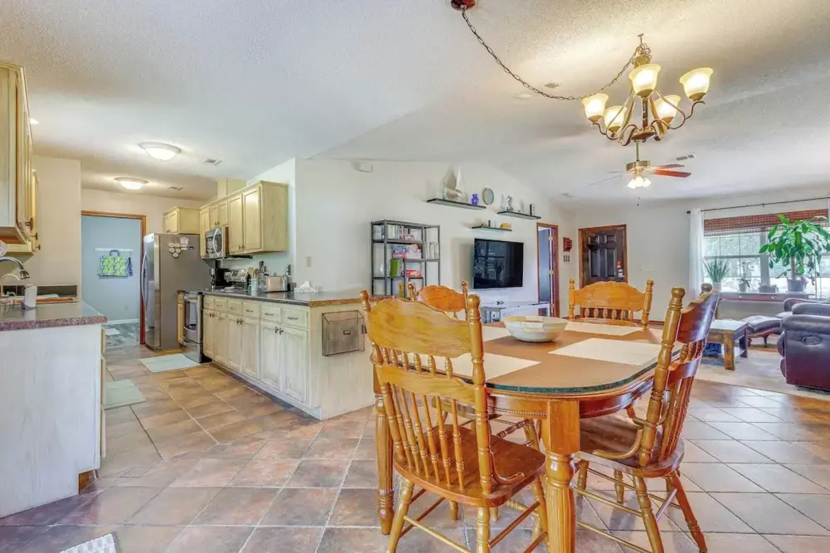 Navarre House w/ Game Room: 5 Mi to Beaches!