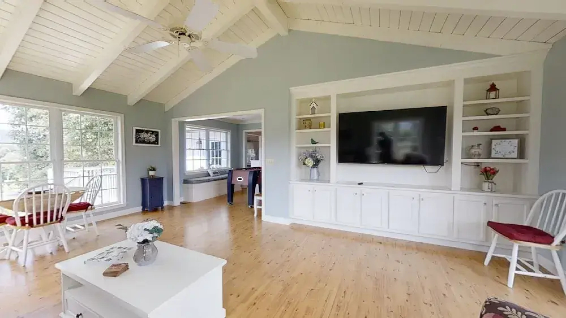 Peace Of Paradise 2 Bedroom Home by RedAwning