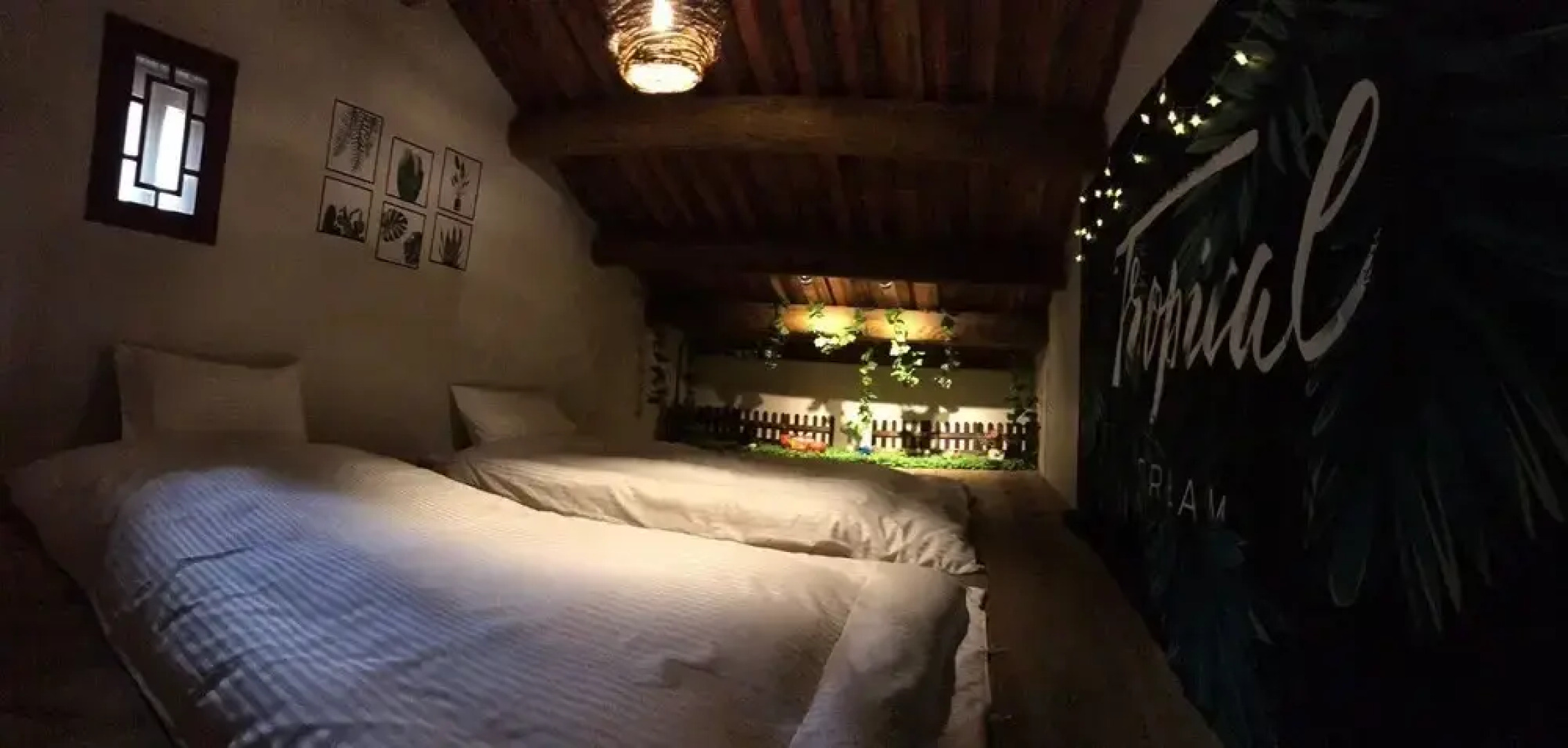 Tomato red classical Homestay