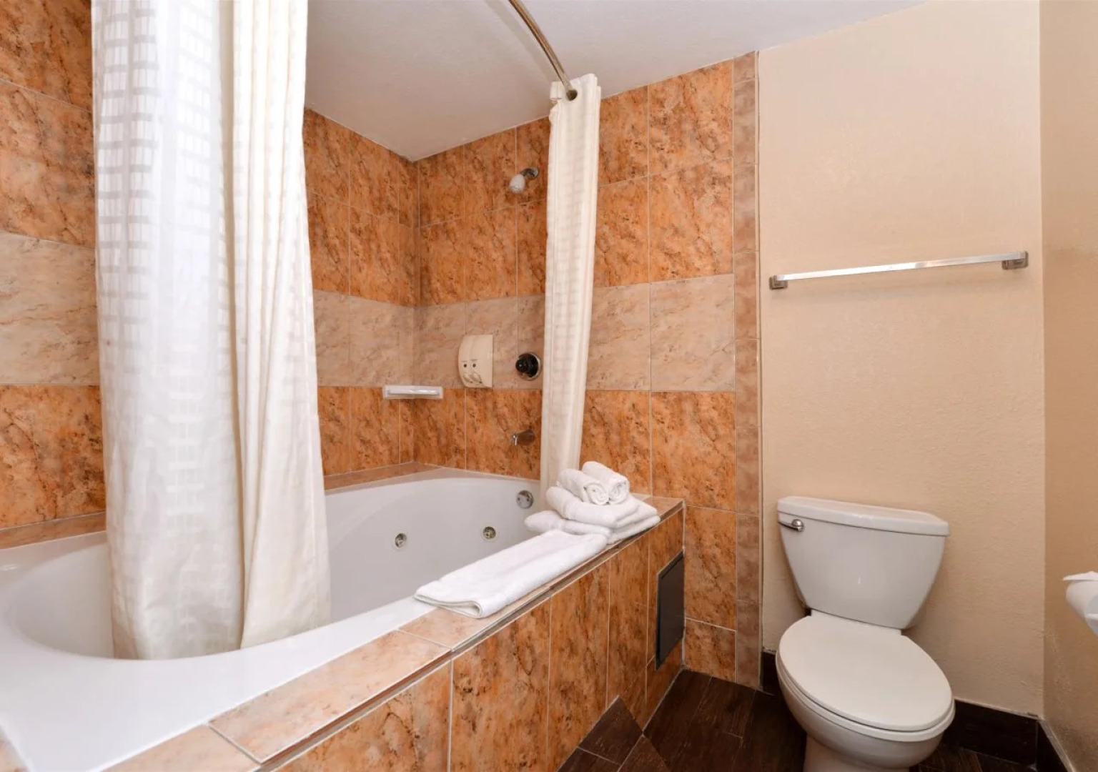 Americas Best Value Inn & Suites Bakersfield E