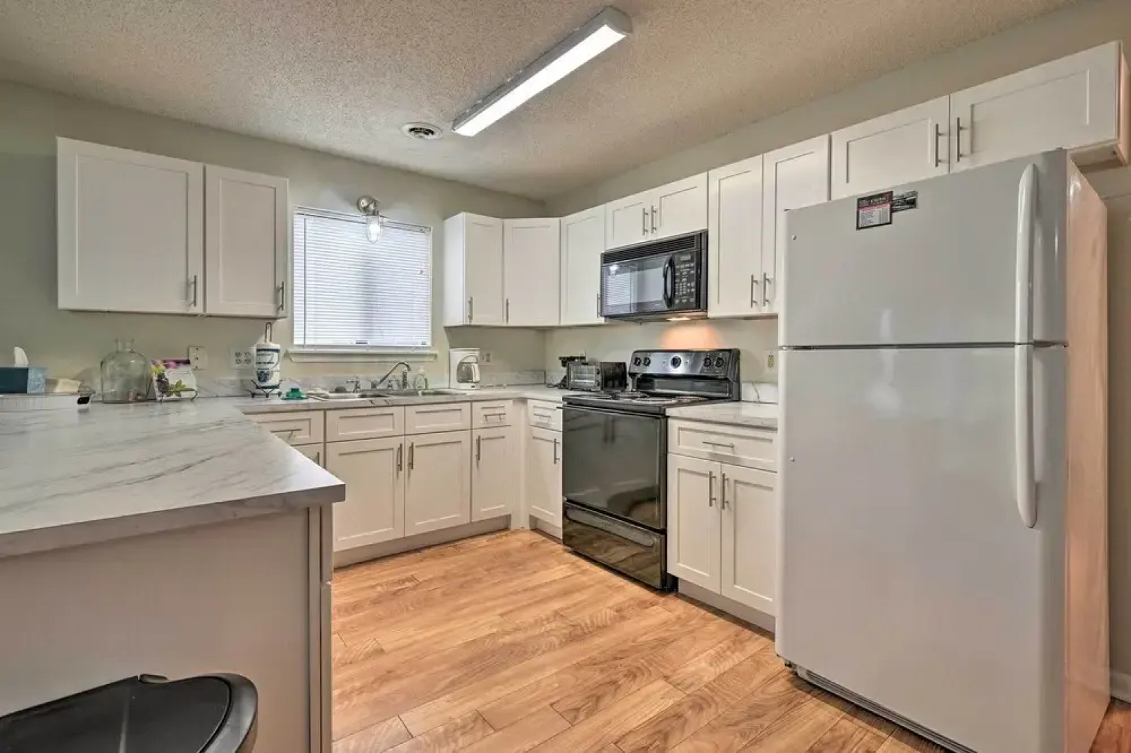 2 Mi to Surfside Beach: Golf Getaway w/ Balcony!