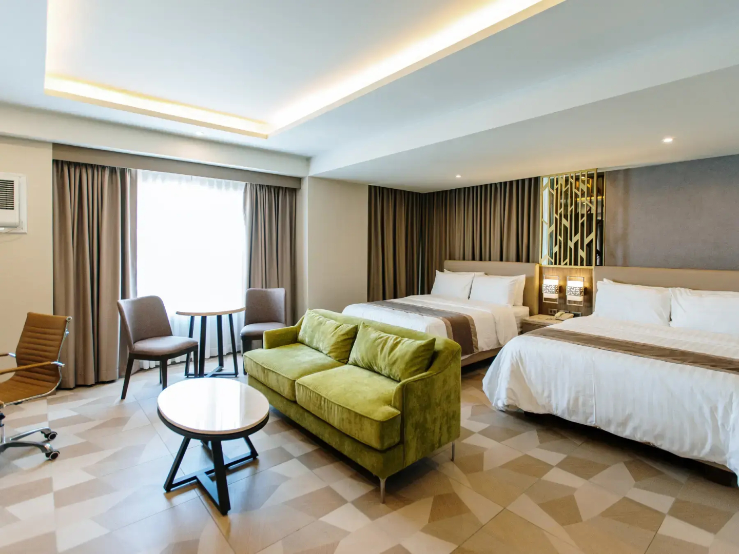 Zuri Hotel
