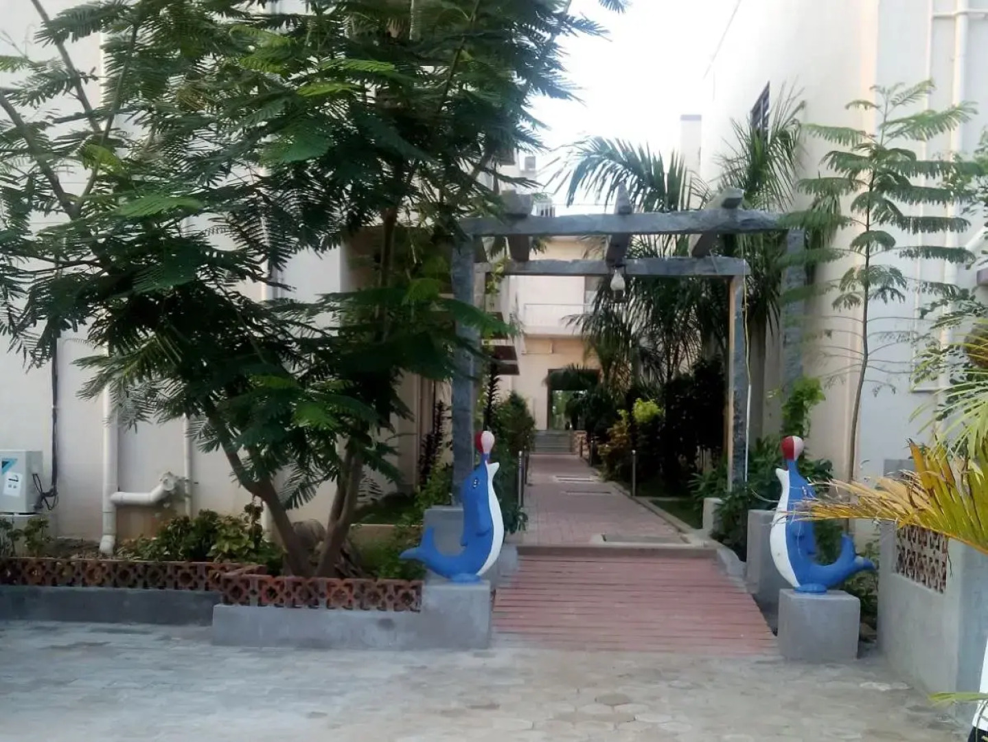 Chola Hotel and Resorts