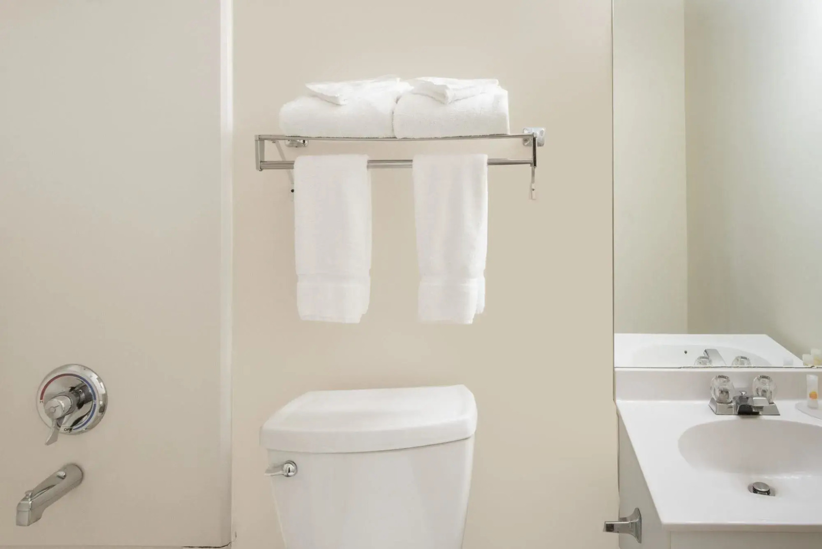 Days Inn & Suites Groton