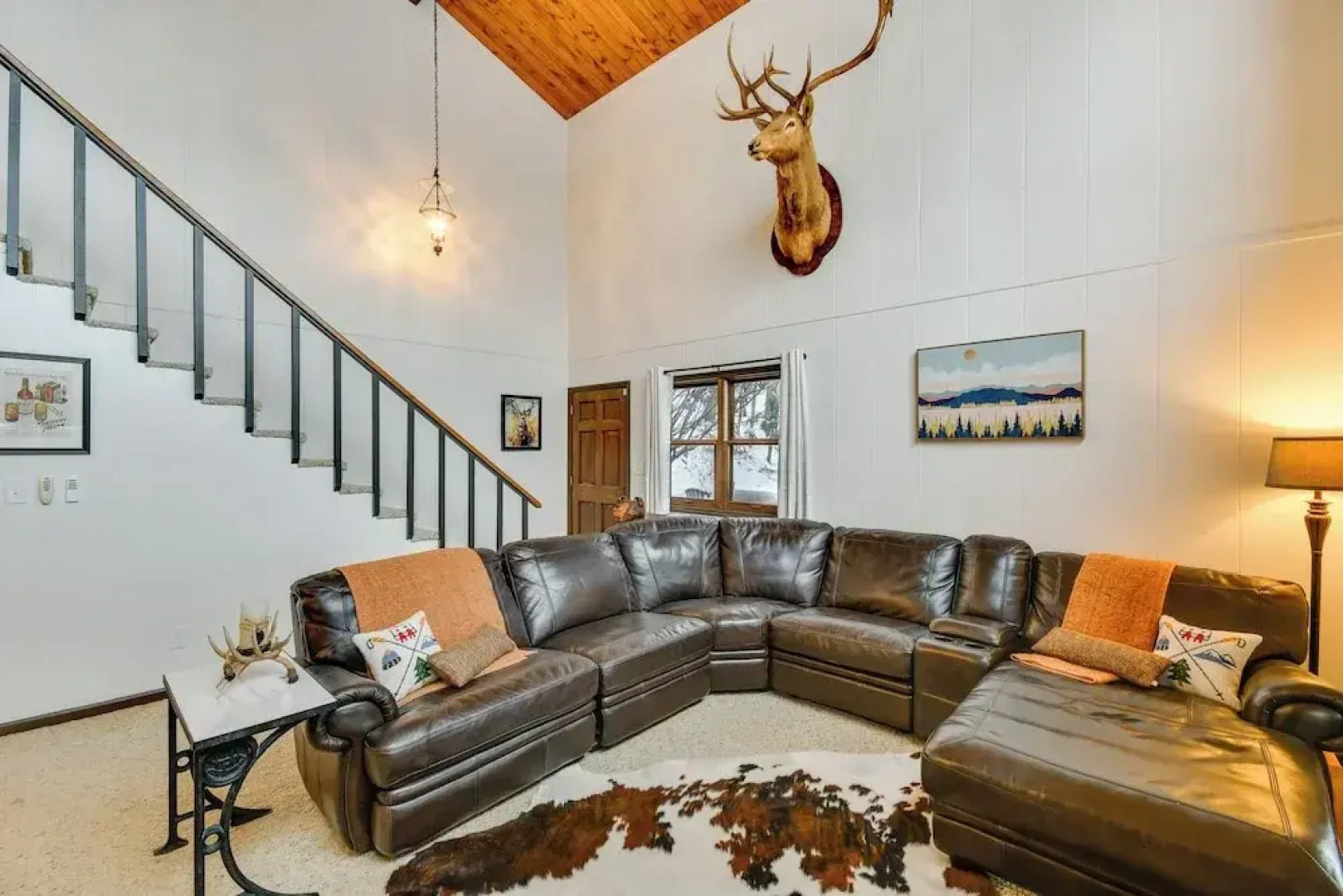 6 Mi to Skiing: Home w/ Hot Tub in Seven Devils!