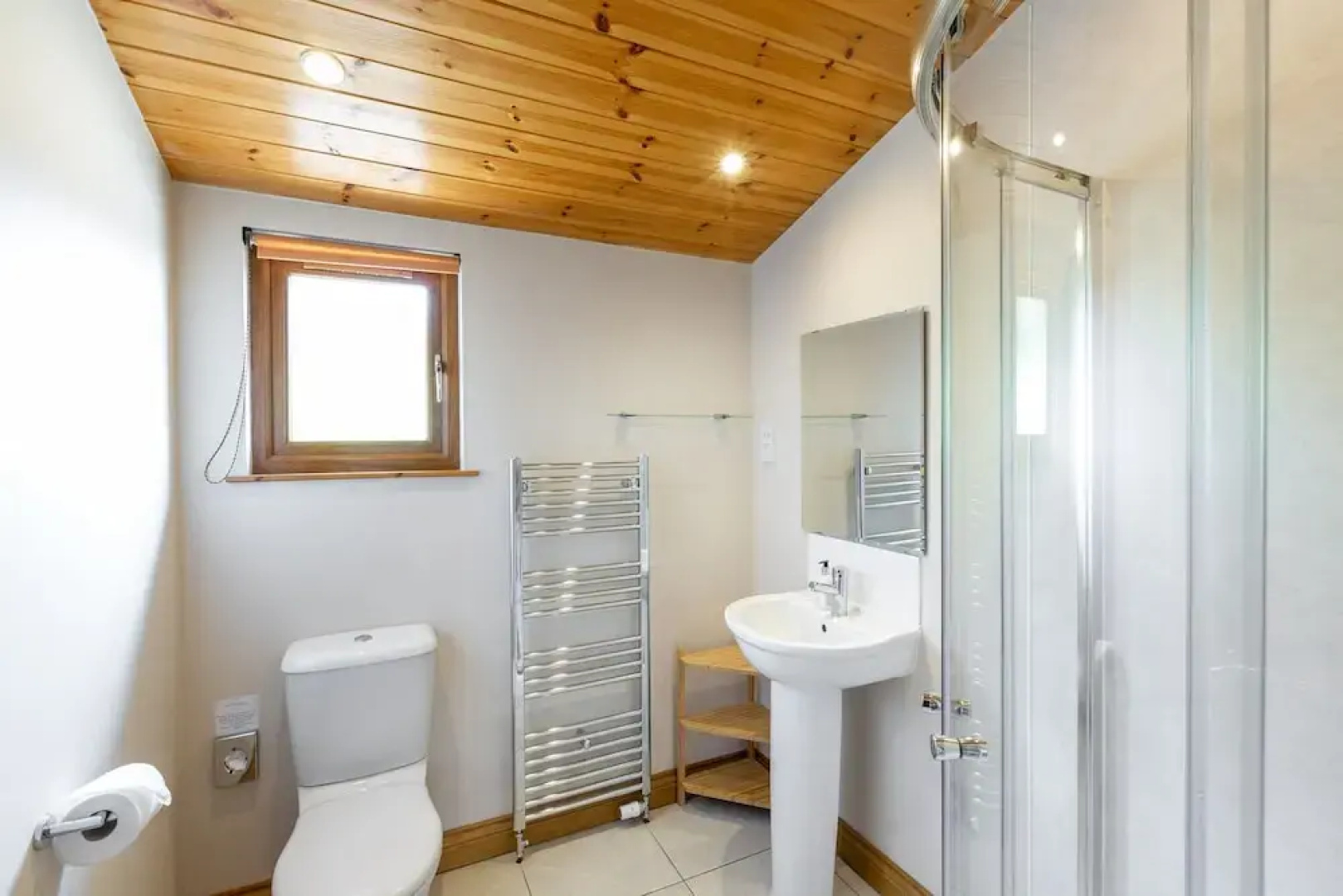 Woodpecker Lodge With Hot Tub Near Cupar, Fife