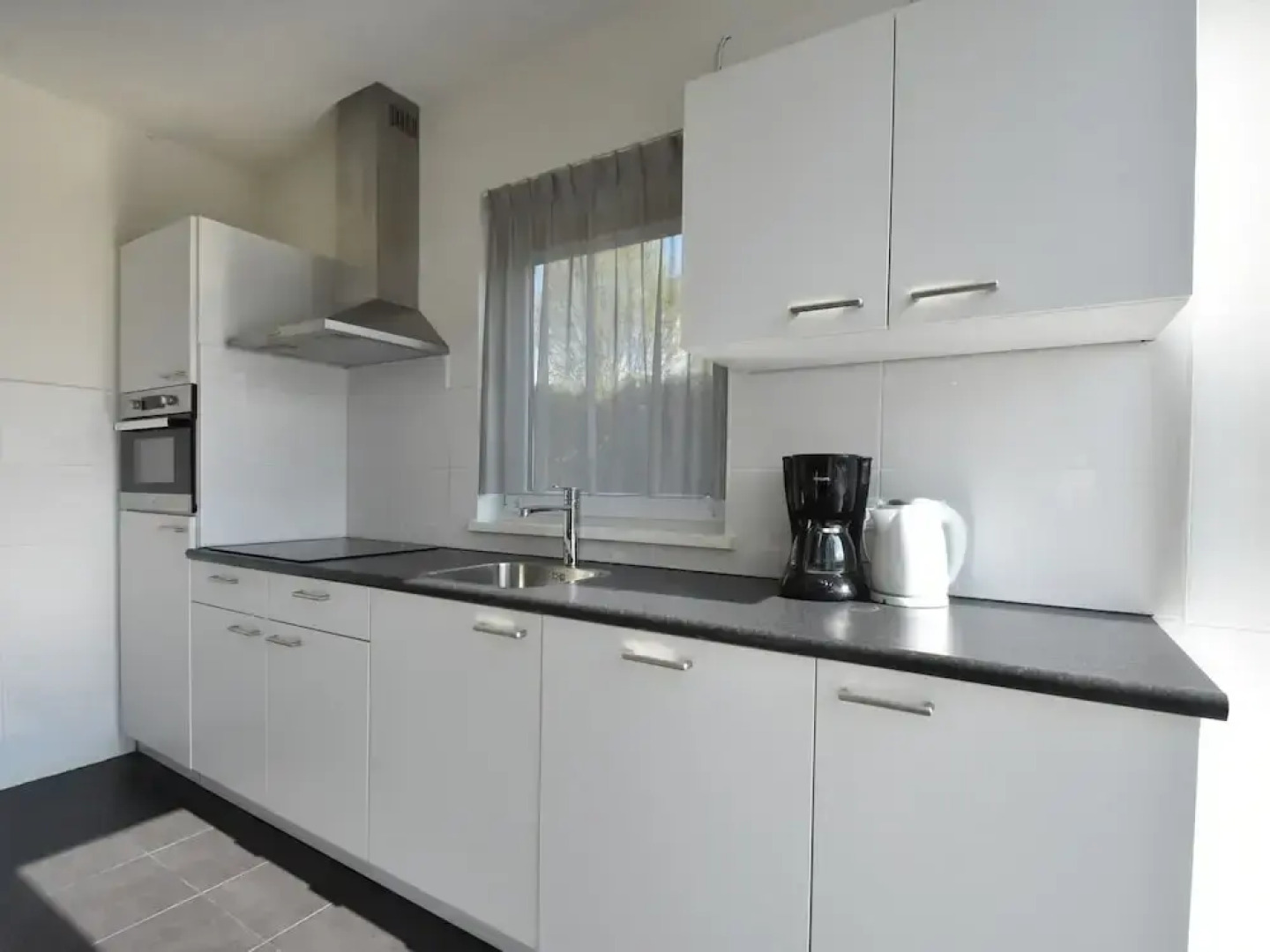 Modern Villa with Large Garden by the Water with Hot Tub & Infrared Sauna