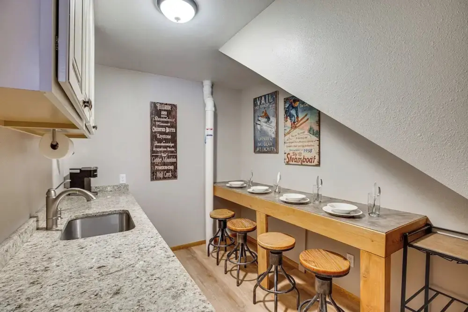 Cozy Ouray Apartment, Steps to Riverwalk Trail!